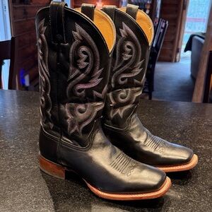 Men's Black Western Boots with Embroidered Design
